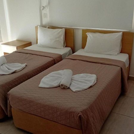 Napa Charles Apts أيا نابا المظهر الخارجي الصورة