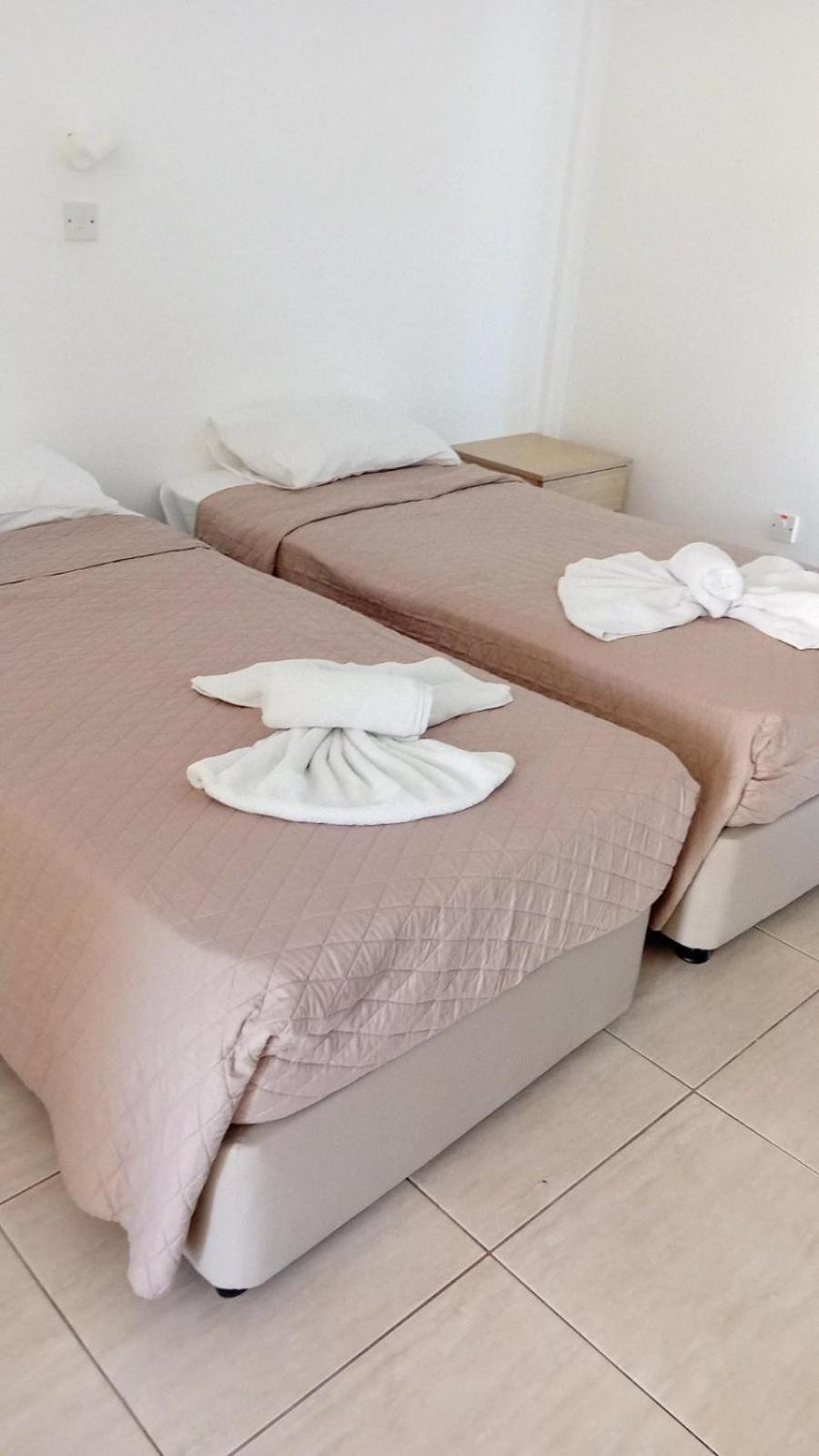 Napa Charles Apts أيا نابا المظهر الخارجي الصورة