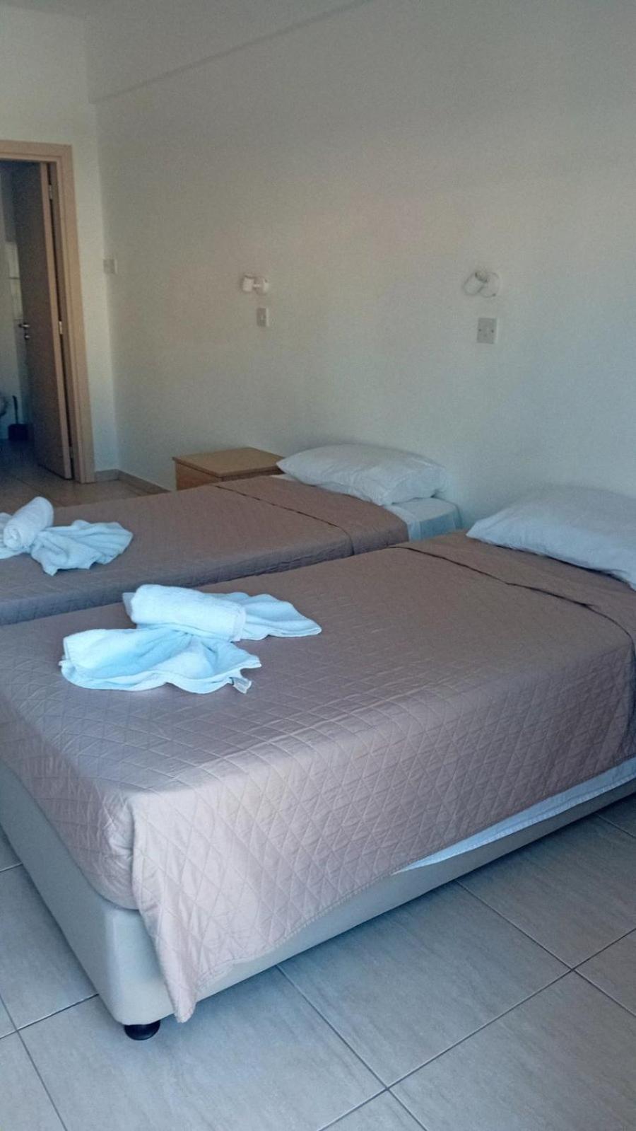 Napa Charles Apts أيا نابا المظهر الخارجي الصورة