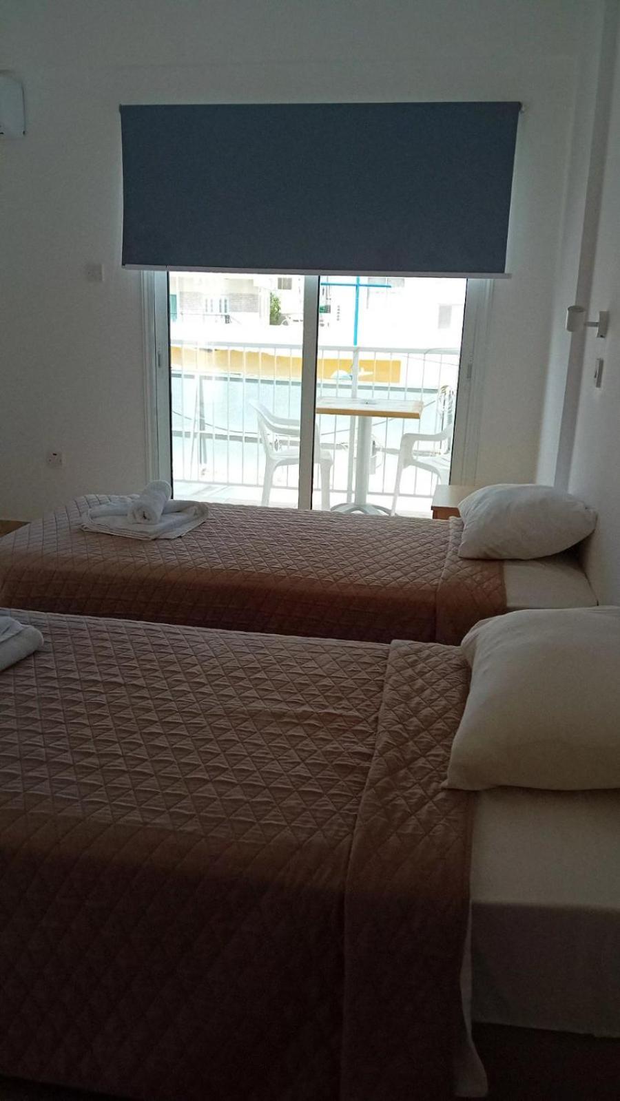Napa Charles Apts أيا نابا المظهر الخارجي الصورة