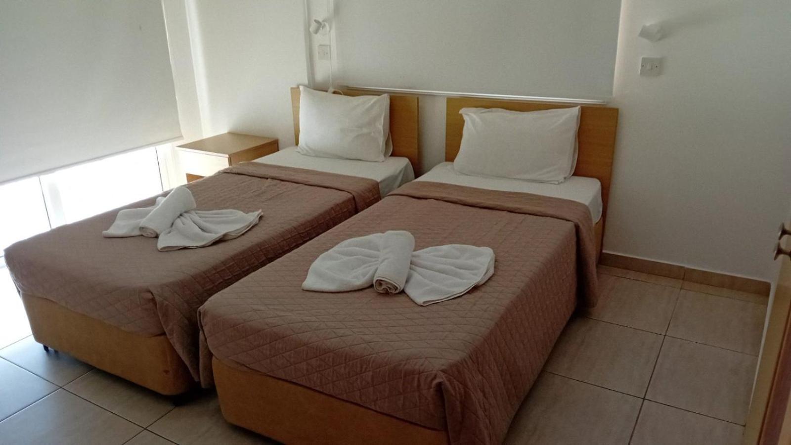 Napa Charles Apts أيا نابا المظهر الخارجي الصورة