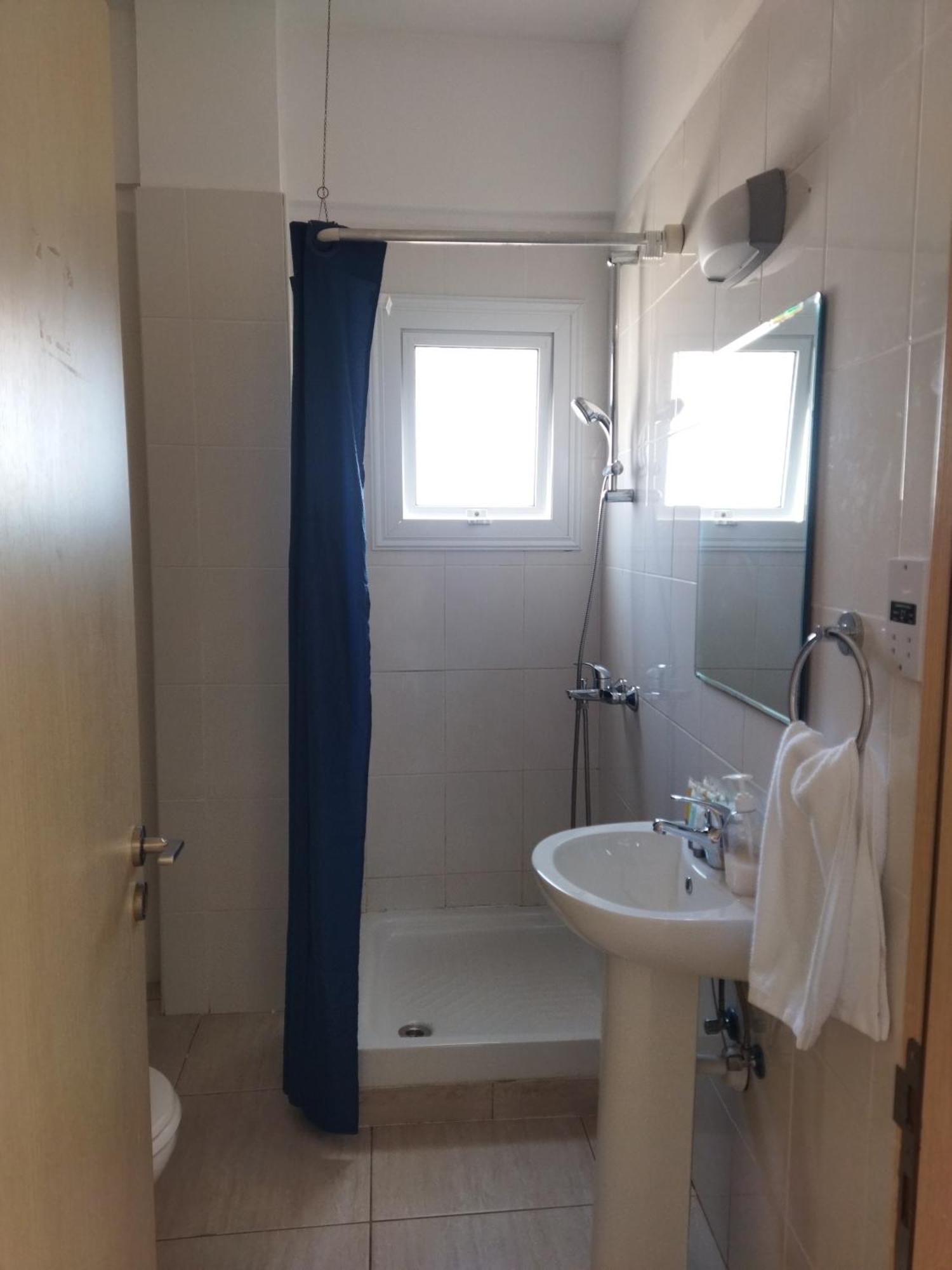 Napa Charles Apts أيا نابا المظهر الخارجي الصورة